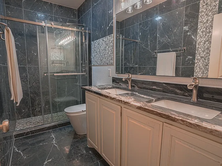 1209 Savoy Ln — Photo 9