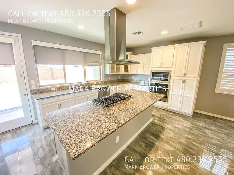 3878 E Oxford Ln — Photo 3
