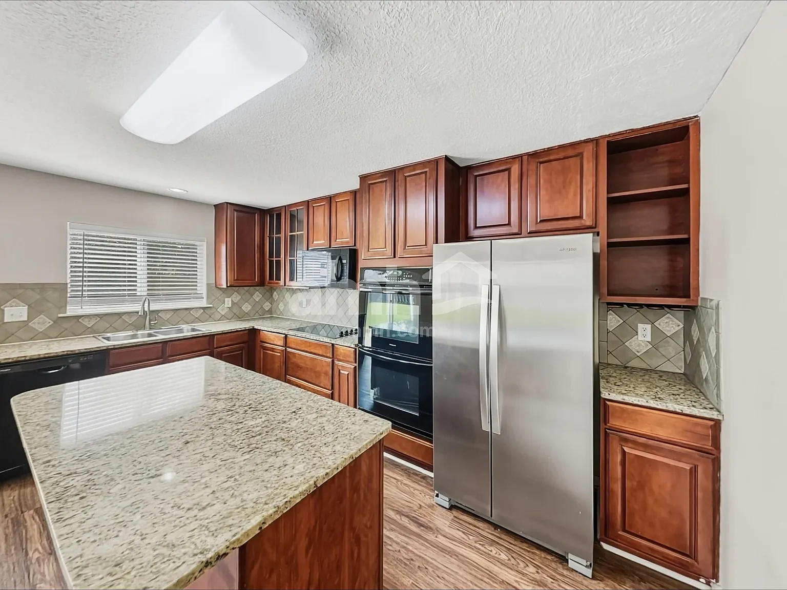 5 bed, 2.5 bath, 2857 sqft, $2,785 — Photo 4