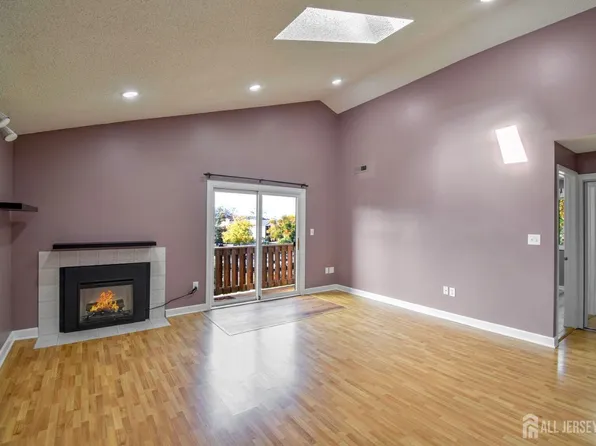 2203 Ravens Crest Dr, Plainsboro, NJ 08536