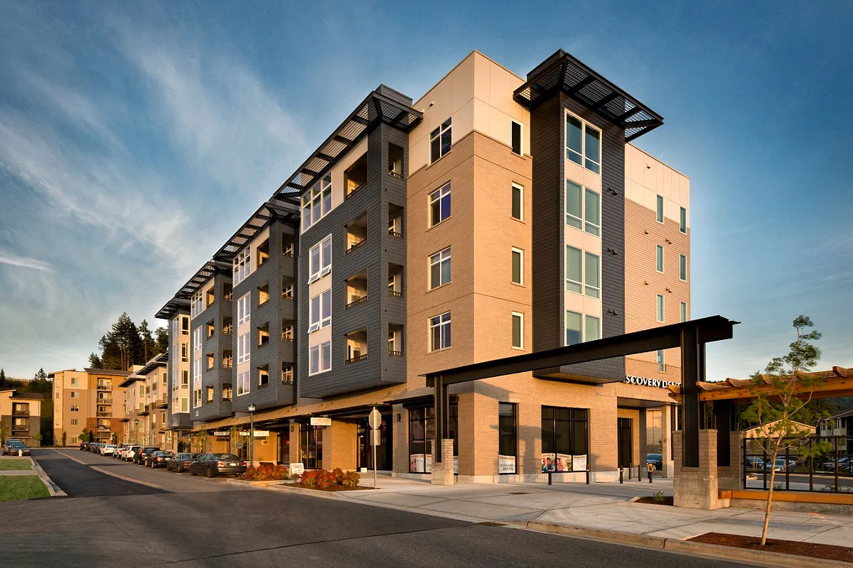 Building Photo - Discovery Heights