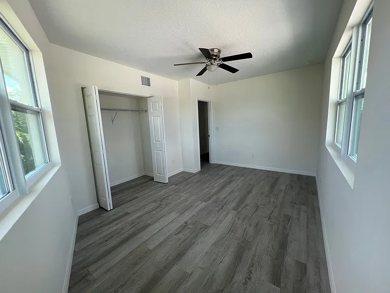 219 S Grandview Ave — Photo 27