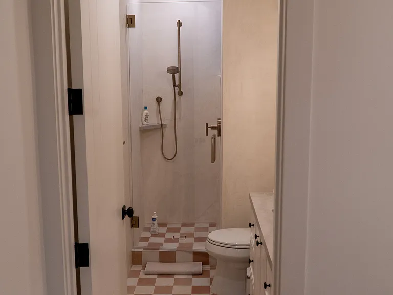 Basement Bed 2 - Bathroom