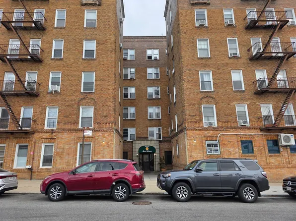 3591 161st St, Flushing, NY 11358