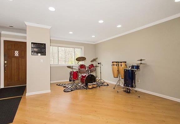 4th image of 57 W Croton Dr