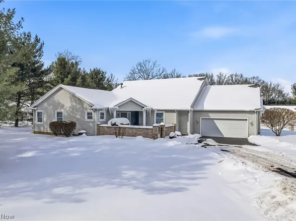 105 Nicklaus Dr NE, Warren, OH 44484