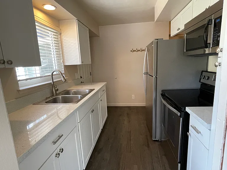 1450 Hillside Dr #1 — Photo 5