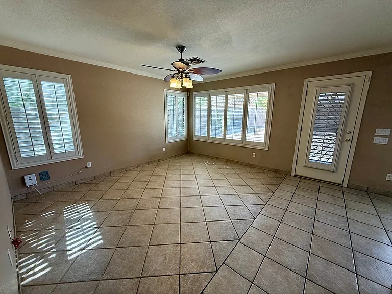 1273 W Swan Ct — Photo 7