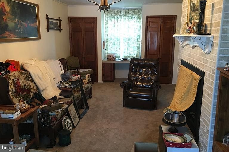 2nd image of 2106 Chestnut Ave