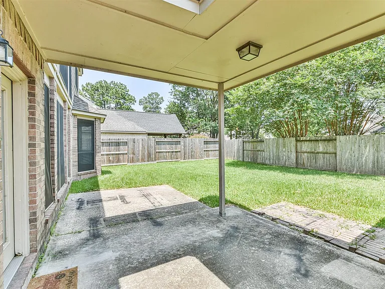 18802 Half Volley Cir — Photo 45
