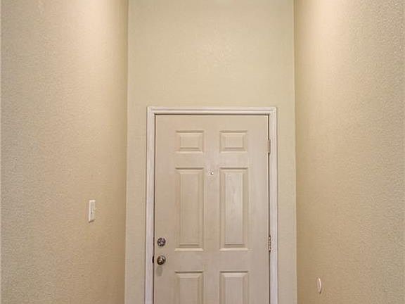 4th image of 908 Vernon Dr