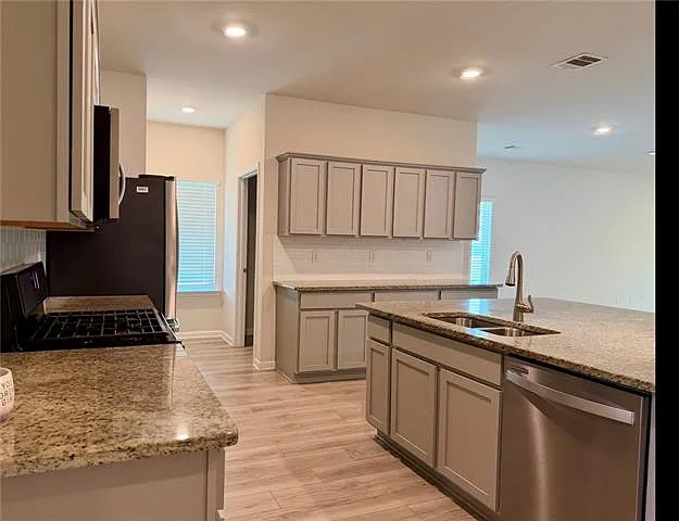 18158 Logan Ct — Photo 3