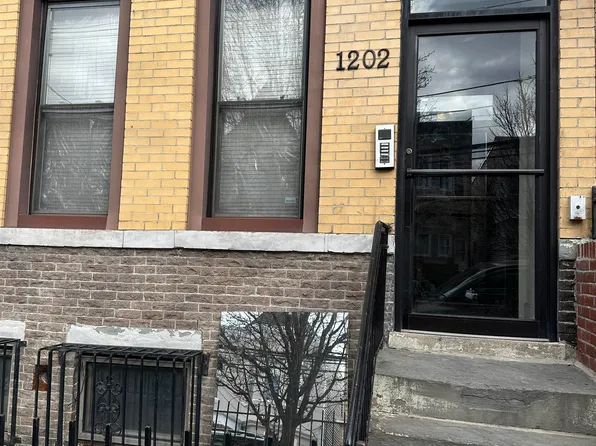 1202 13th St APT 4, North Bergen, NJ 07047