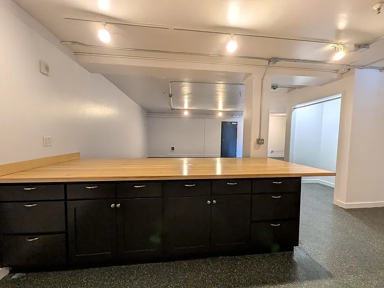 155 Liberty St NE — Photo 32