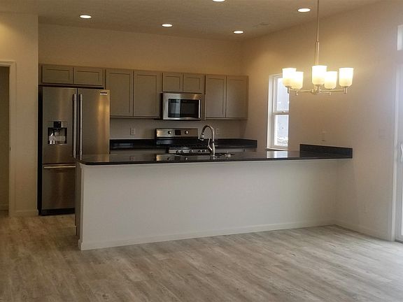 4th image of 6070 Silvercreek Dr Lot 84