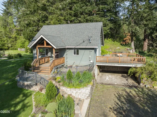 2120 NE Sturdevant Pl, Toledo, OR 97391