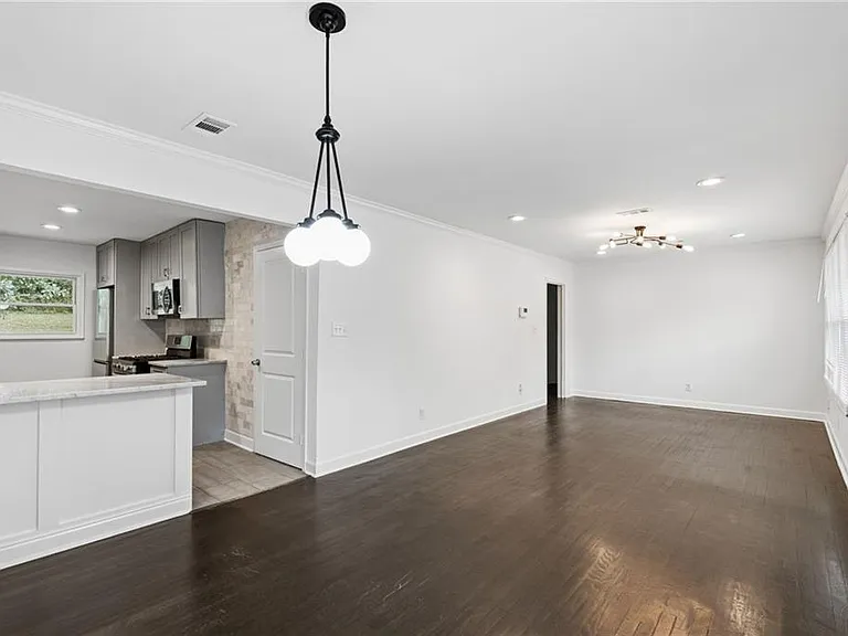 2035 Miriam Ln — Photo 22