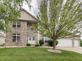 1312 Janet Dr, Bloomington, IL