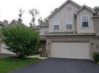 2905 Cobblestone Dr, Crystal Lake, IL 60012