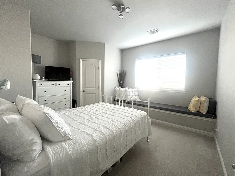 102 Waverly Spire Ct — Photo 26