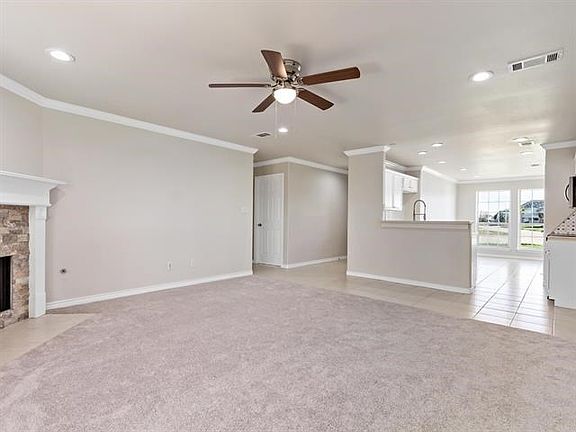 4th image of 537 Lexington Dr