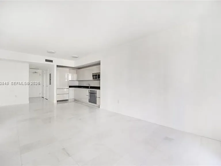 1010 Brickell Ave #CU-2708 — Photo 3