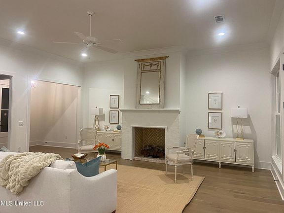 5th image of 114 Herons Bay Cir