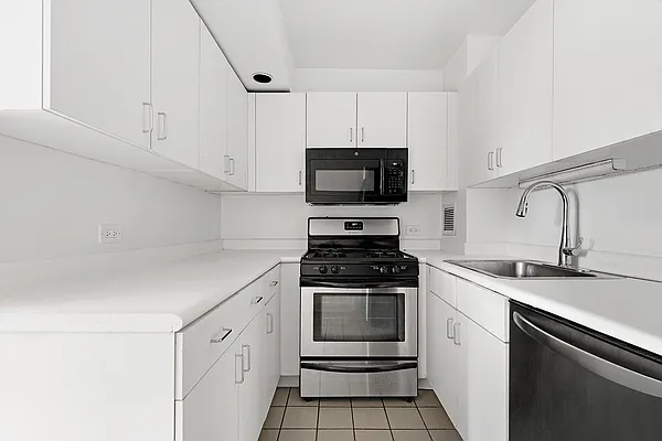 Rented by Compass | media 7