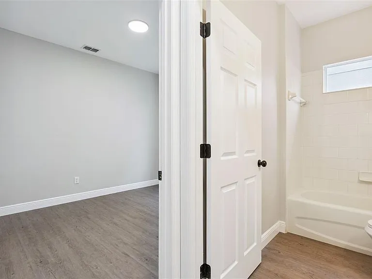 1209 Cathcart Cir — Photo 32