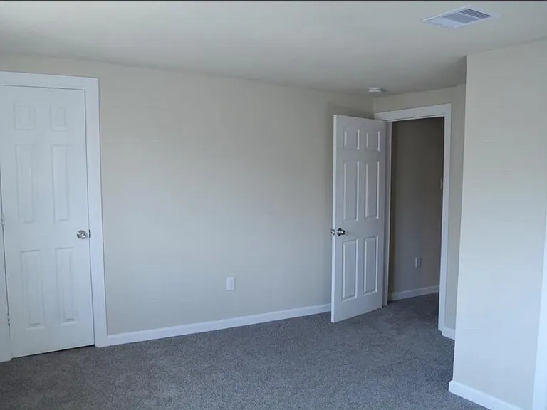 3007 Grovey St #B — Photo 16