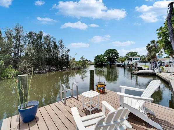 8702 Driftwood Dr, Tampa, FL 33615