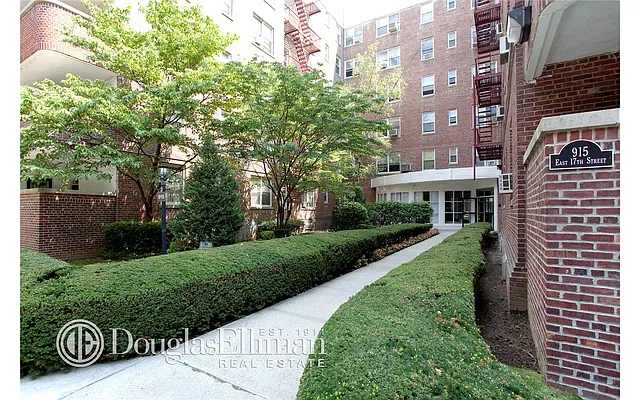 Sold by Douglas Elliman | media 10