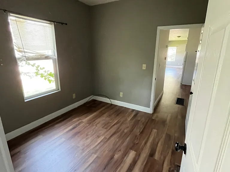703 W Walnut St #2 — Photo 4