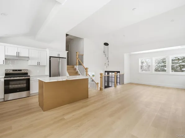 126 Country Village Lane, East Islip, NY 11730