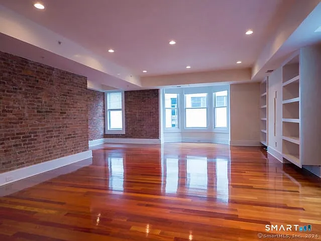 116 Crown St #3A