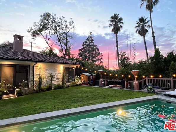 4108 N Valley Vista Ct, Sherman Oaks, CA 91403