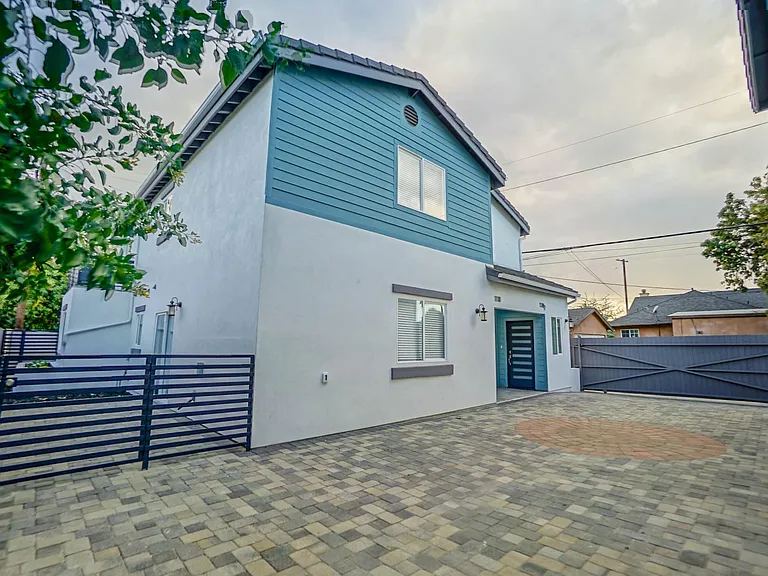 1118 1/2 W 39th Pl — Photo 36