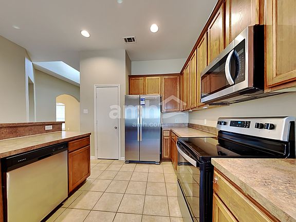 3rd image of 103 Harvest Hill Ln