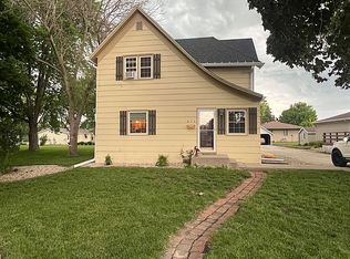 614 E Madison St, Lake City, IA 51449