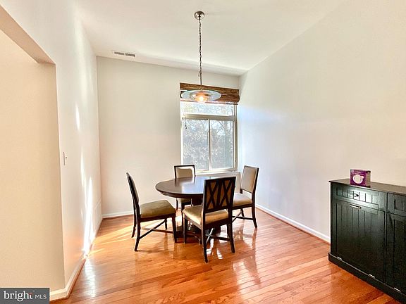 3rd image of 14428 Parkvale Rd APT 5