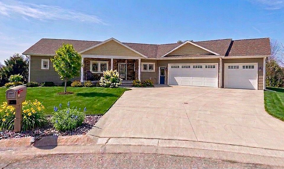 1st image of 107 Ranchview Ct