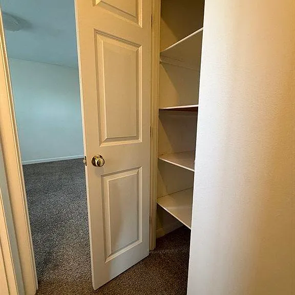 49 Sumner St #4 — Photo 9