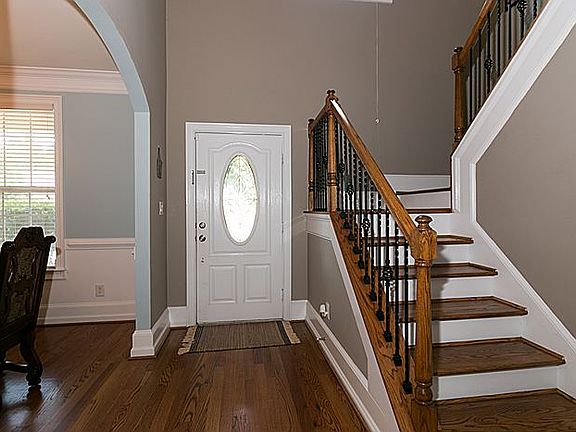 3rd image of 121 Kirkland Dr