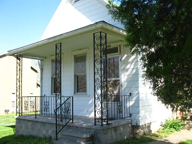 508 Thorton St