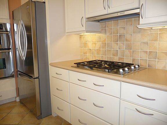2nd image of 2559 Plaza Del Amo Unit 306
