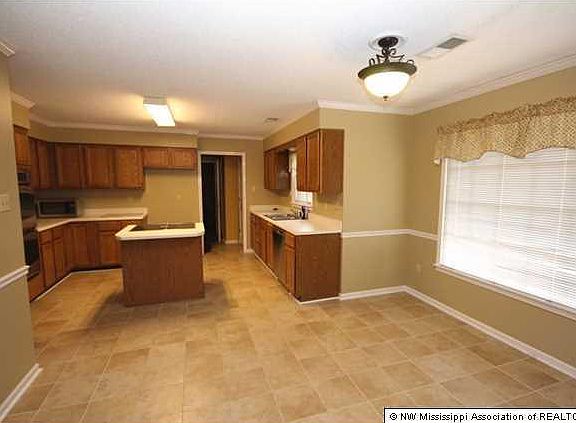 5th image of 2046 Brackenbury Ln