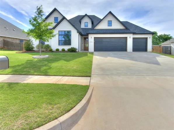 2401 Preserve Edge Dr, Edmond, OK 73034
