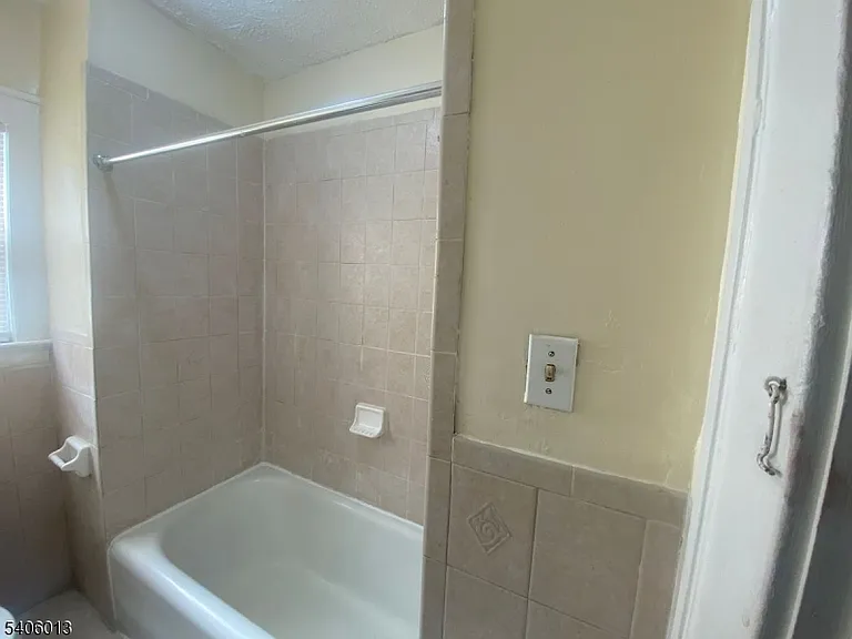 133 Willowdale Ave — Photo 16