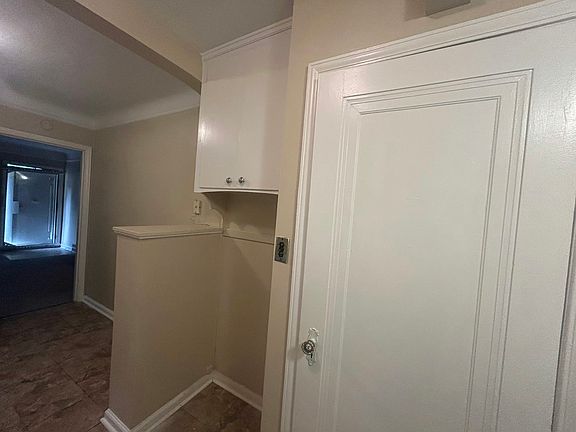 4th image of 5290 University Pl