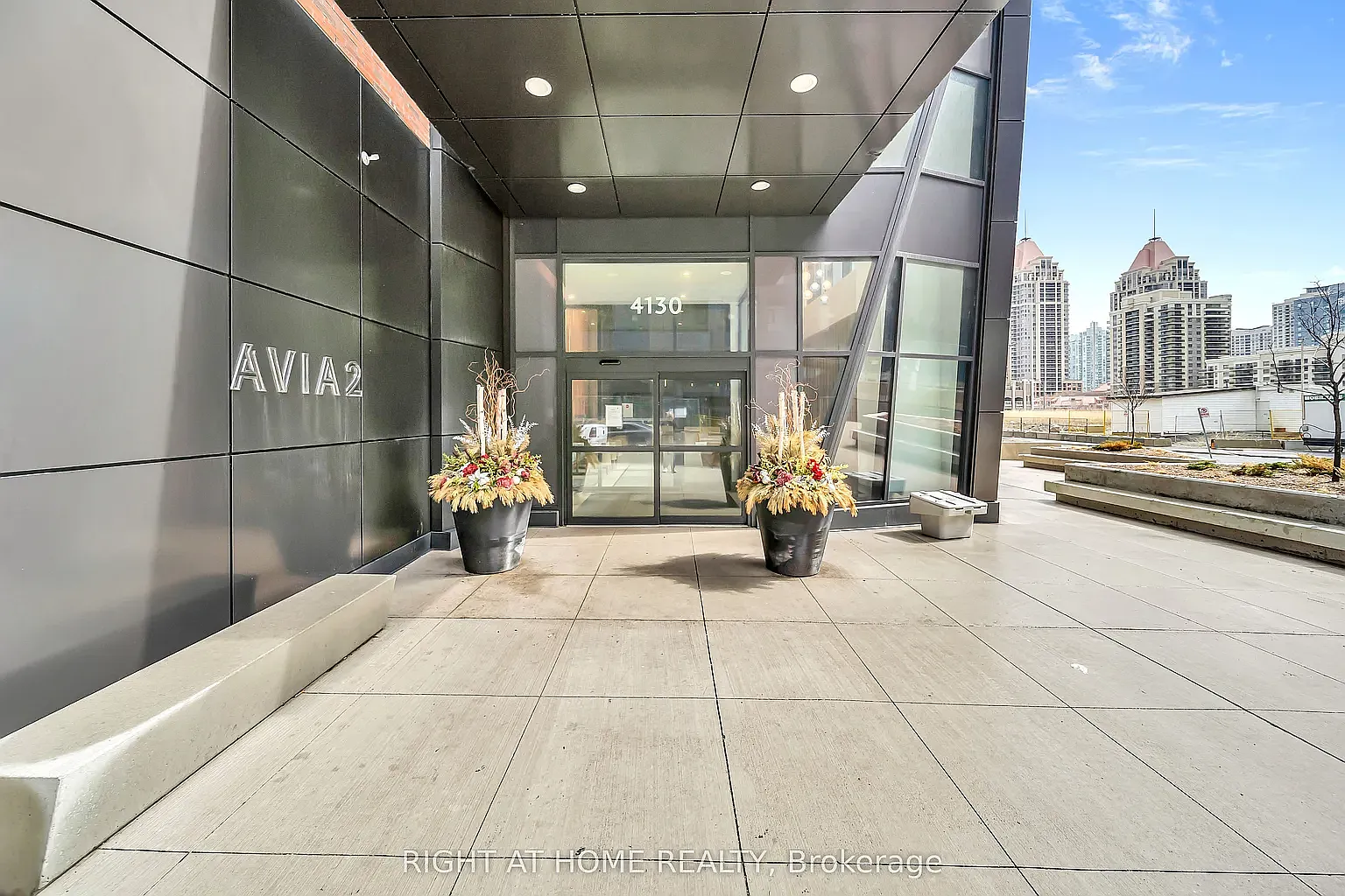 2 bed, 1005 sqft, $2,900 — Photo 2